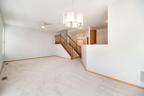 24204 Walnut Cir, Plainfield, IL 60585 photo 3