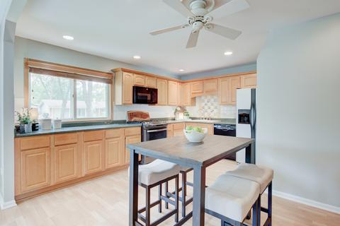 515 Aberdeen St, Hoffman Estates, IL 60169 photo 8