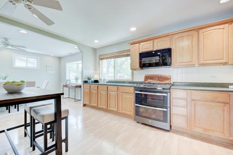 515 Aberdeen St, Hoffman Estates, IL 60169 photo 11