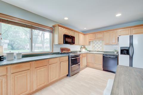 515 Aberdeen St, Hoffman Estates, IL 60169 photo 9