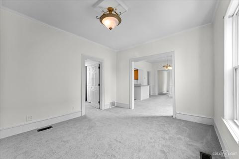 263 Moseley St, Elgin, IL 60123 photo 4