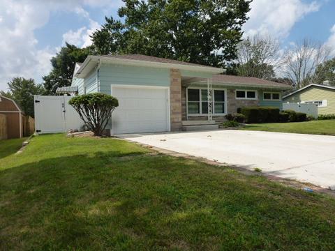 24 Beech Dr, Clinton, IL 61727 photo 3
