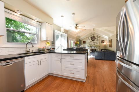 334 E Beech Dr, Schaumburg, IL 60193 photo 10
