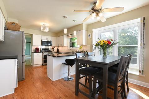 334 E Beech Dr, Schaumburg, IL 60193 photo 13