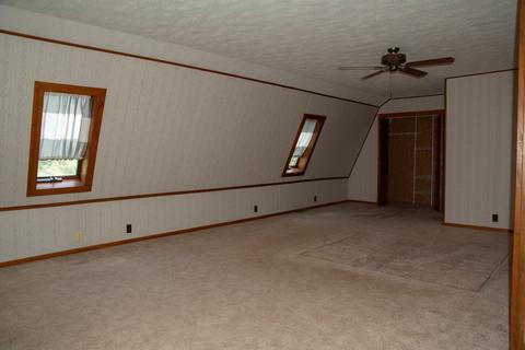 12821 N Leaf River Rd, Leaf River, IL 61047 photo 10
