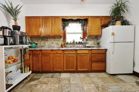 318 E North St, Morris, IL 60450 photo 6