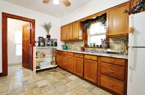 318 E North St, Morris, IL 60450 photo 5