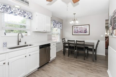 1675 Red Coach Ln, Algonquin, IL 60102 photo 9