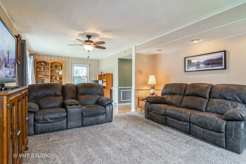 104 E Charles St, Plano, IL 60545 photo 2