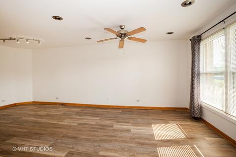 5602 Tinder Dr #2, Rolling Meadows, IL 60008 photo 2