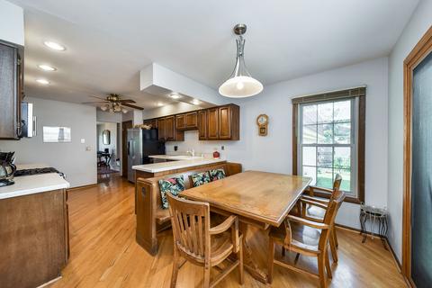 2319 Appleby Dr, Wheaton, IL 60189 photo 8