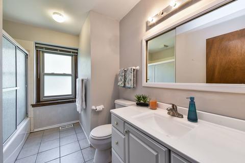2319 Appleby Dr, Wheaton, IL 60189 photo 20