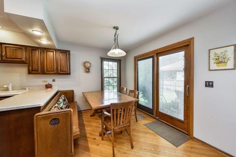 2319 Appleby Dr, Wheaton, IL 60189 photo 9