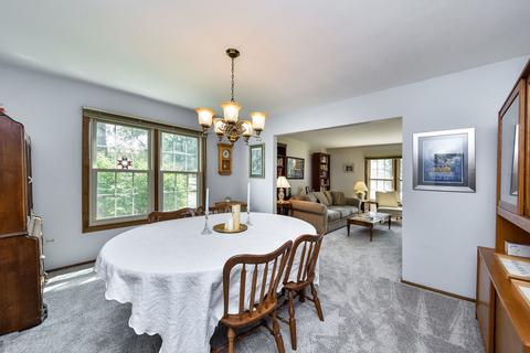 2319 Appleby Dr, Wheaton, IL 60189 photo 4