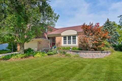 2319 Appleby Dr, Wheaton, IL 60189 photo 1