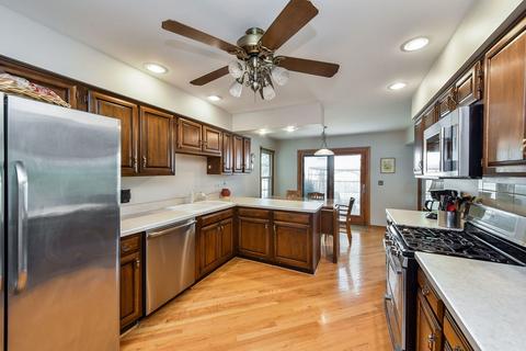 2319 Appleby Dr, Wheaton, IL 60189 photo 7