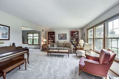 2319 Appleby Dr, Wheaton, IL 60189 photo 3