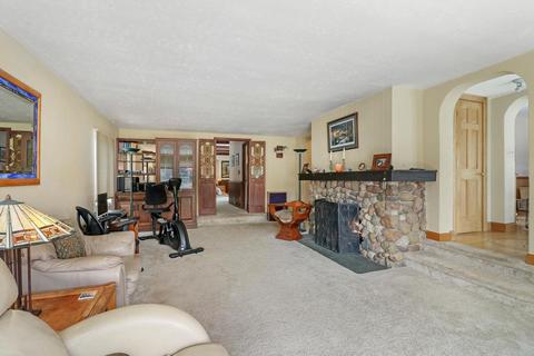 2012 Orchard Beach Rd, Mchenry, IL 60050 photo 9