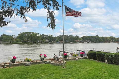 2012 Orchard Beach Rd, Mchenry, IL 60050 photo 4