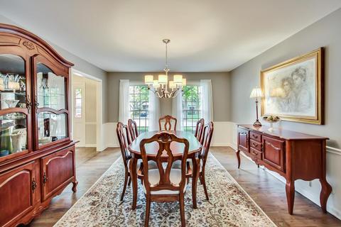 801 Cassin Rd, Naperville, IL 60565 photo 9