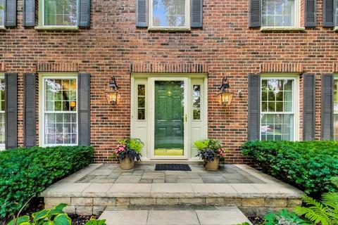 801 Cassin Rd, Naperville, IL 60565 photo 2