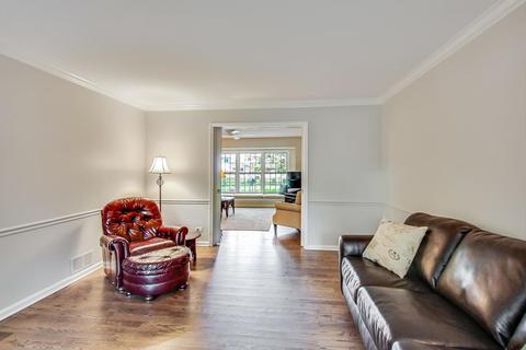 801 Cassin Rd, Naperville, IL 60565 photo 6