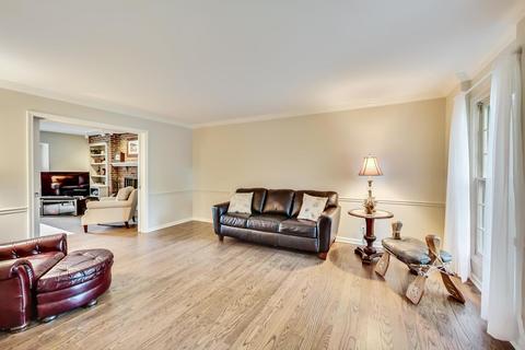801 Cassin Rd, Naperville, IL 60565 photo 5
