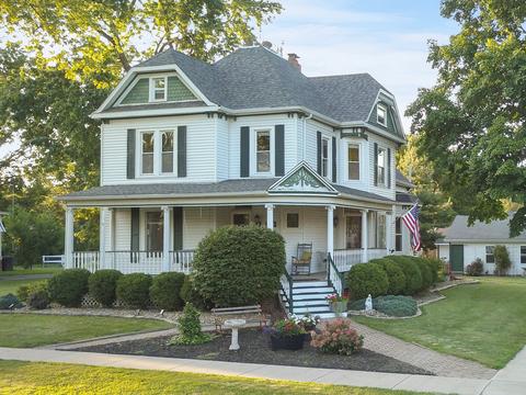 295 E 3rd St, El Paso, IL 61738 photo 1