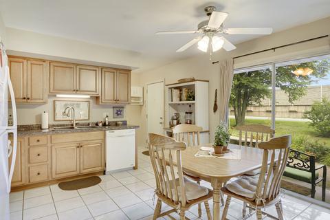 17529 Maple Dr, Lansing, IL 60438 photo 3