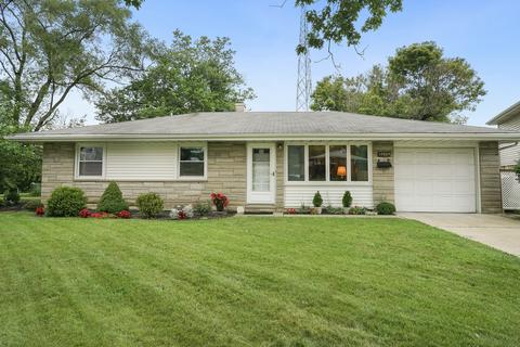 17529 Maple Dr, Lansing, IL 60438 photo 1