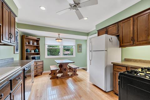 129 Coral Ln, Wheeling, IL 60090 photo 9