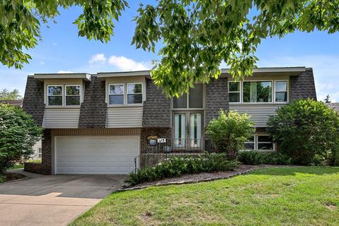 129 Coral Ln, Wheeling, IL 60090 photo 1