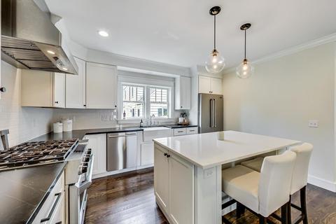 330 N Wright St, Naperville, IL 60540 photo 10