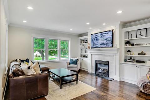 330 N Wright St, Naperville, IL 60540 photo 4