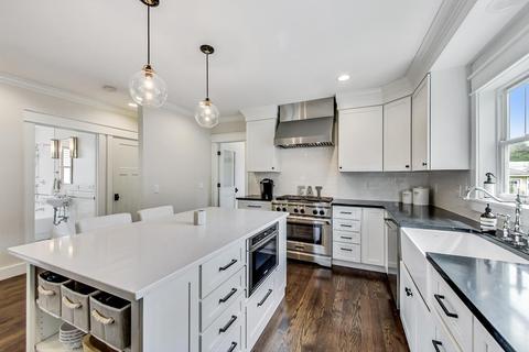 330 N Wright St, Naperville, IL 60540 photo 6