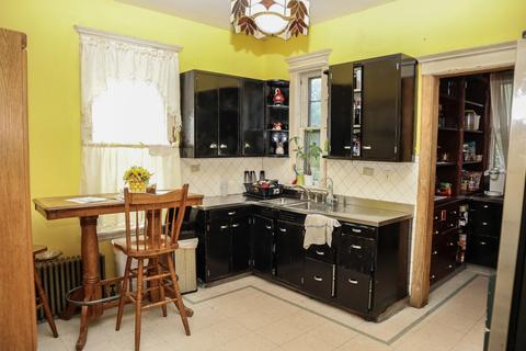 16 N Jackson St, Elgin, IL 60123 photo 8