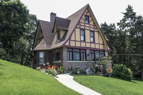16 N Jackson St, Elgin, IL 60123 photo 2