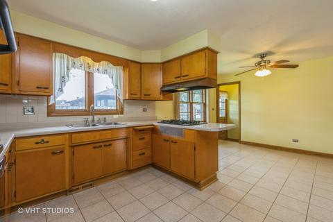 300 Eastgate St, Algonquin, IL 60102 photo 5