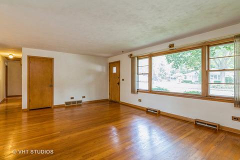 300 Eastgate St, Algonquin, IL 60102 photo 2