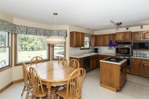 880 Kingston Ln, Bartlett, IL 60103 photo 13