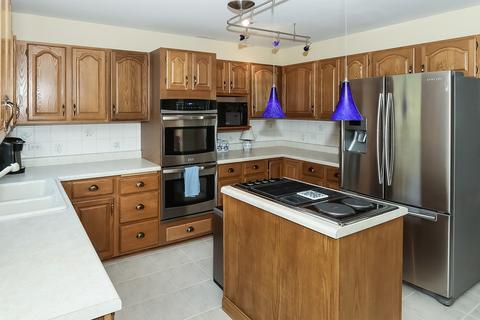 880 Kingston Ln, Bartlett, IL 60103 photo 10