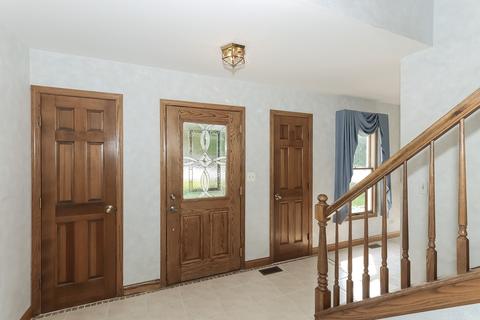 880 Kingston Ln, Bartlett, IL 60103 photo 6