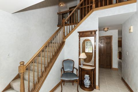 880 Kingston Ln, Bartlett, IL 60103 photo 5