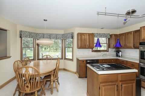 880 Kingston Ln, Bartlett, IL 60103 photo 14