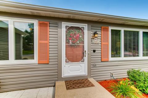 2007 Clematis Dr, Algonquin, IL 60102 photo 4