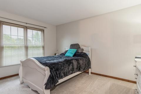 1587 Mccormack Dr, Hoffman Estates, IL 60169 photo 18