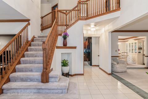 1587 Mccormack Dr, Hoffman Estates, IL 60169 photo 2