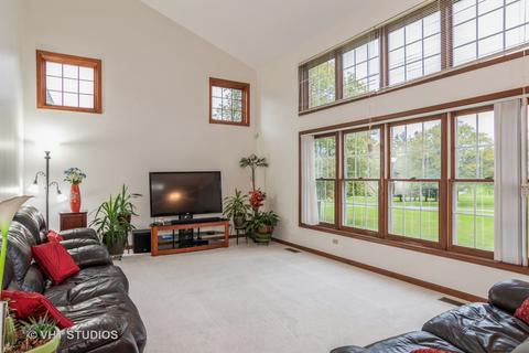 1587 Mccormack Dr, Hoffman Estates, IL 60169 photo 3