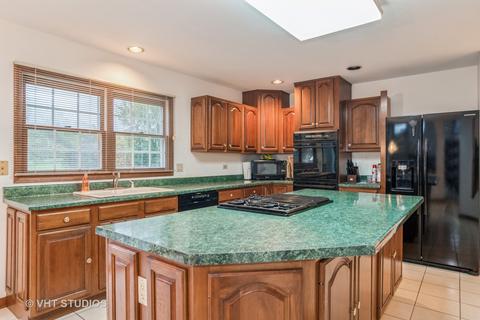 1587 Mccormack Dr, Hoffman Estates, IL 60169 photo 7