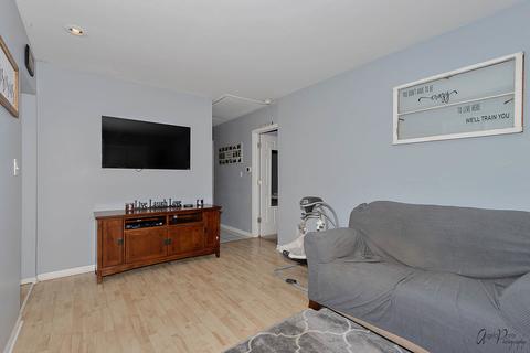 610 Columbus St, Mchenry, IL 60051 photo 8